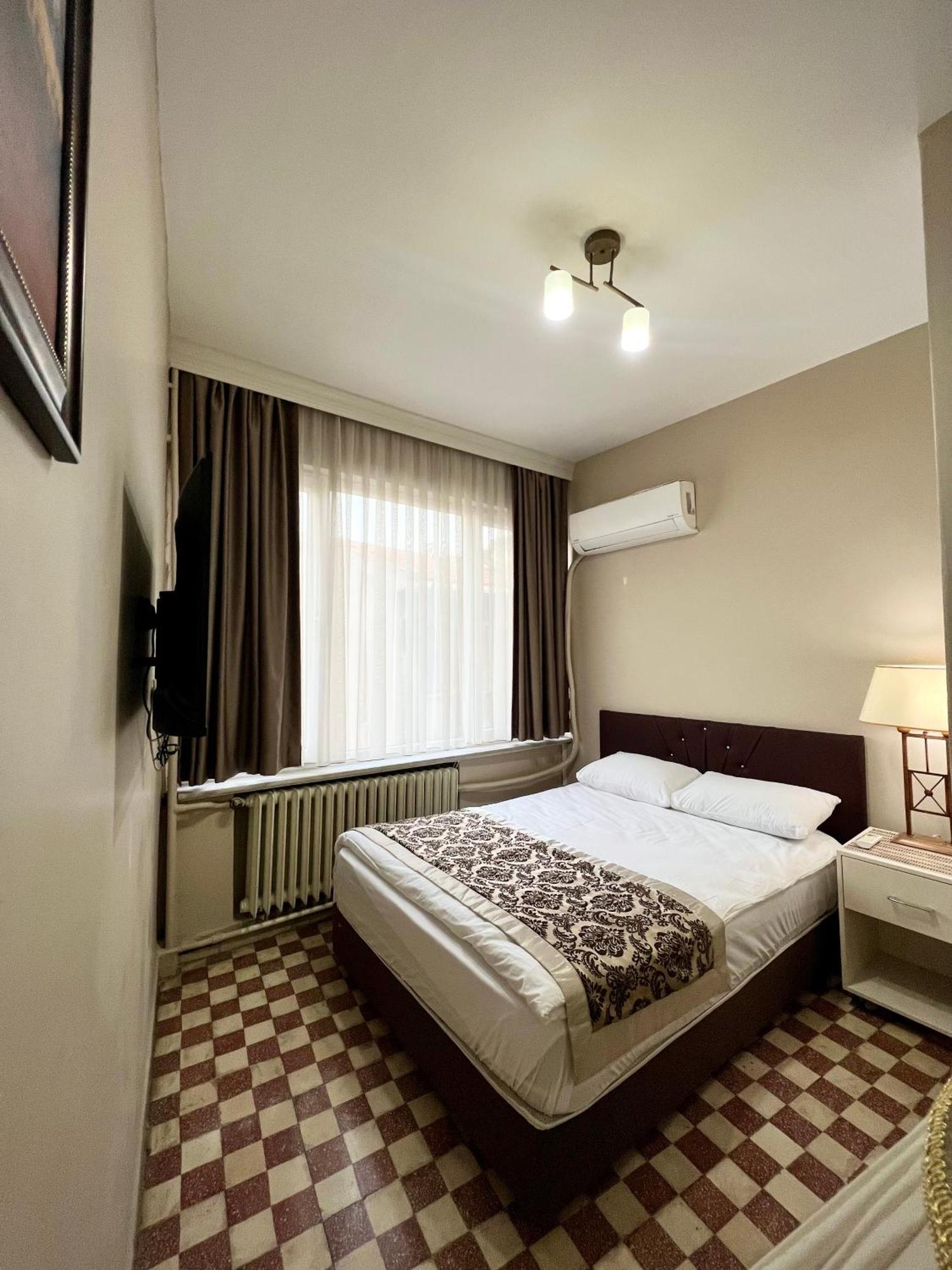 Findik Palas Otel Istanboel Buitenkant foto
