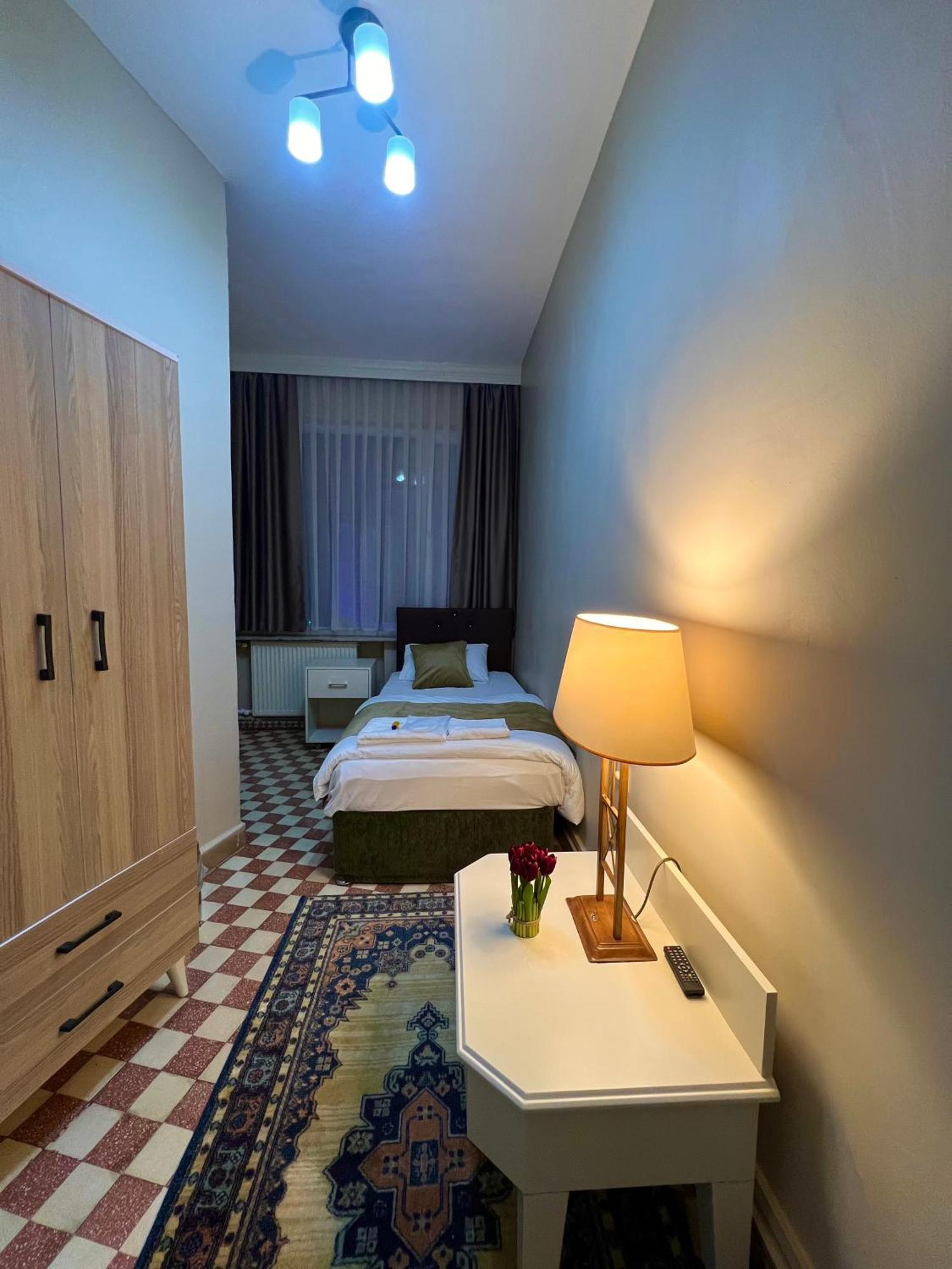 Findik Palas Otel Istanboel Buitenkant foto