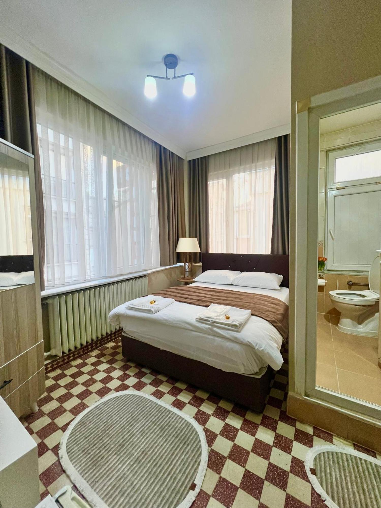 Findik Palas Otel Istanboel Buitenkant foto