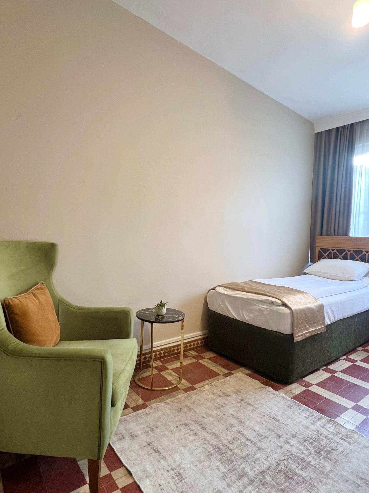 Findik Palas Otel Istanboel Buitenkant foto