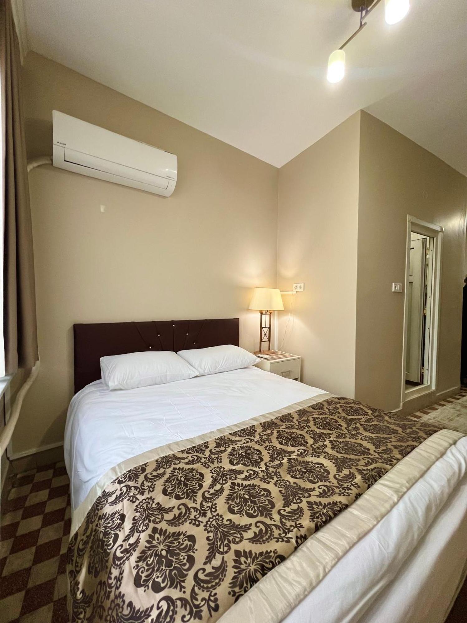 Findik Palas Otel Istanboel Buitenkant foto