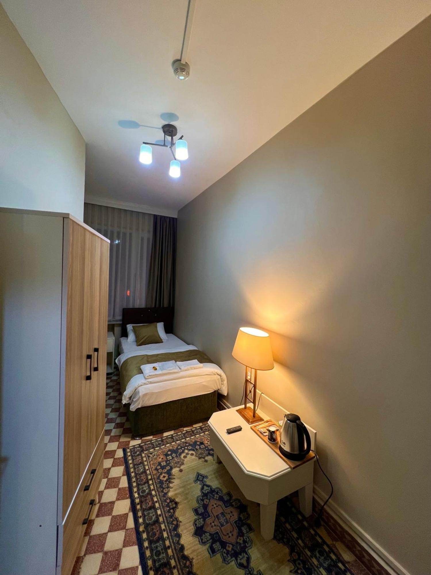 Findik Palas Otel Istanboel Buitenkant foto